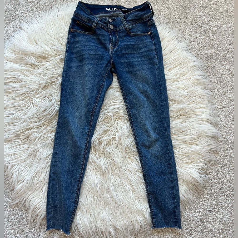 Wallflower cut off skinny jeans